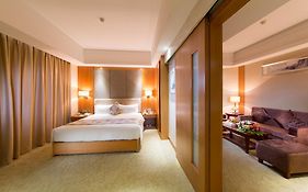 Grand Plaza Hotel