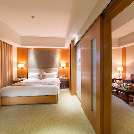 The Grand Plaza Hotel Ji'an  Exterior photo