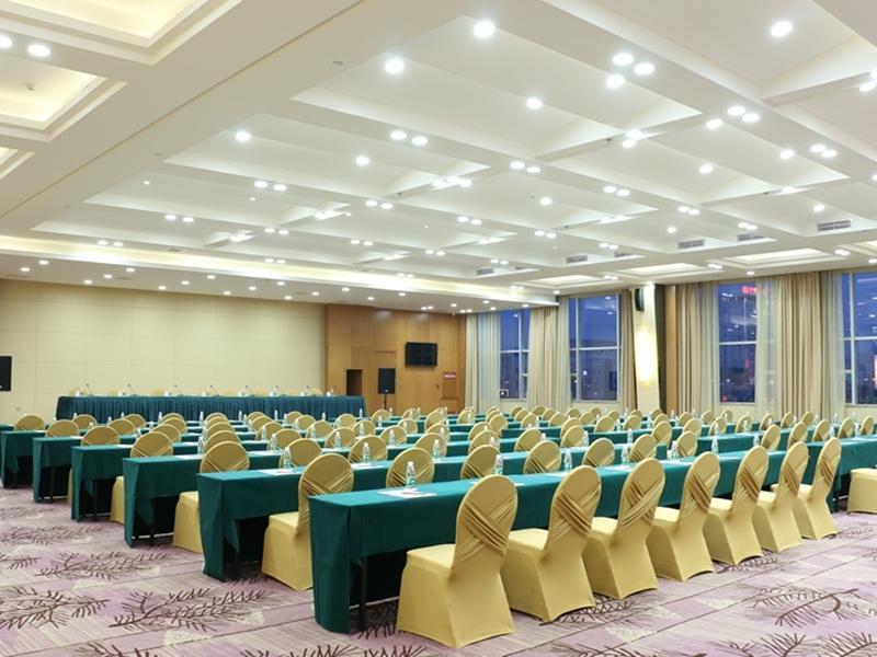 The Grand Plaza Hotel Ji'an  Exterior photo