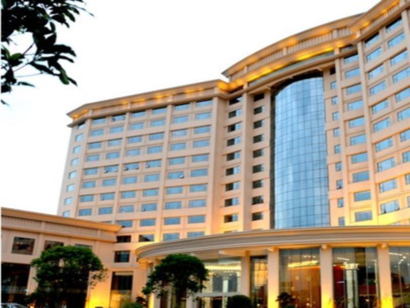 The Grand Plaza Hotel Ji'an  Exterior photo
