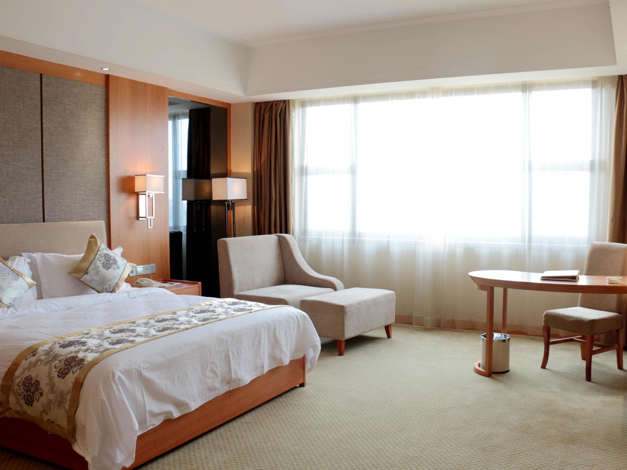 The Grand Plaza Hotel Ji'an  Exterior photo