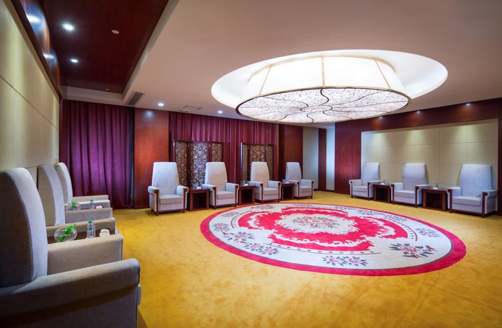 The Grand Plaza Hotel Ji'an  Exterior photo