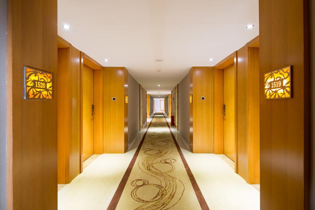 The Grand Plaza Hotel Ji'an  Exterior photo
