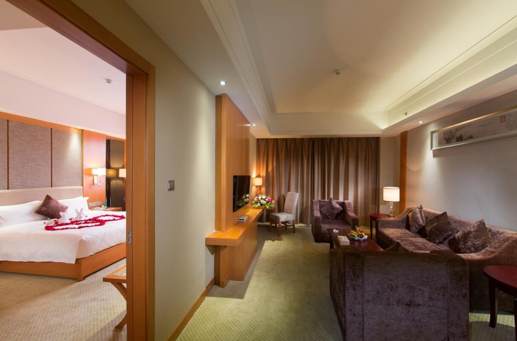 The Grand Plaza Hotel Ji'an  Exterior photo